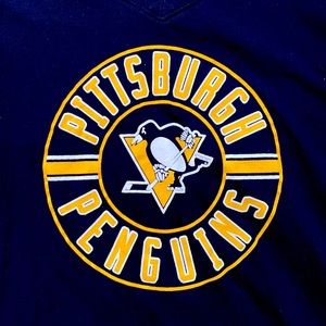 Black Pittsburgh Penguins women’s v-neck t-shirt, ‘47 brand, size Large
